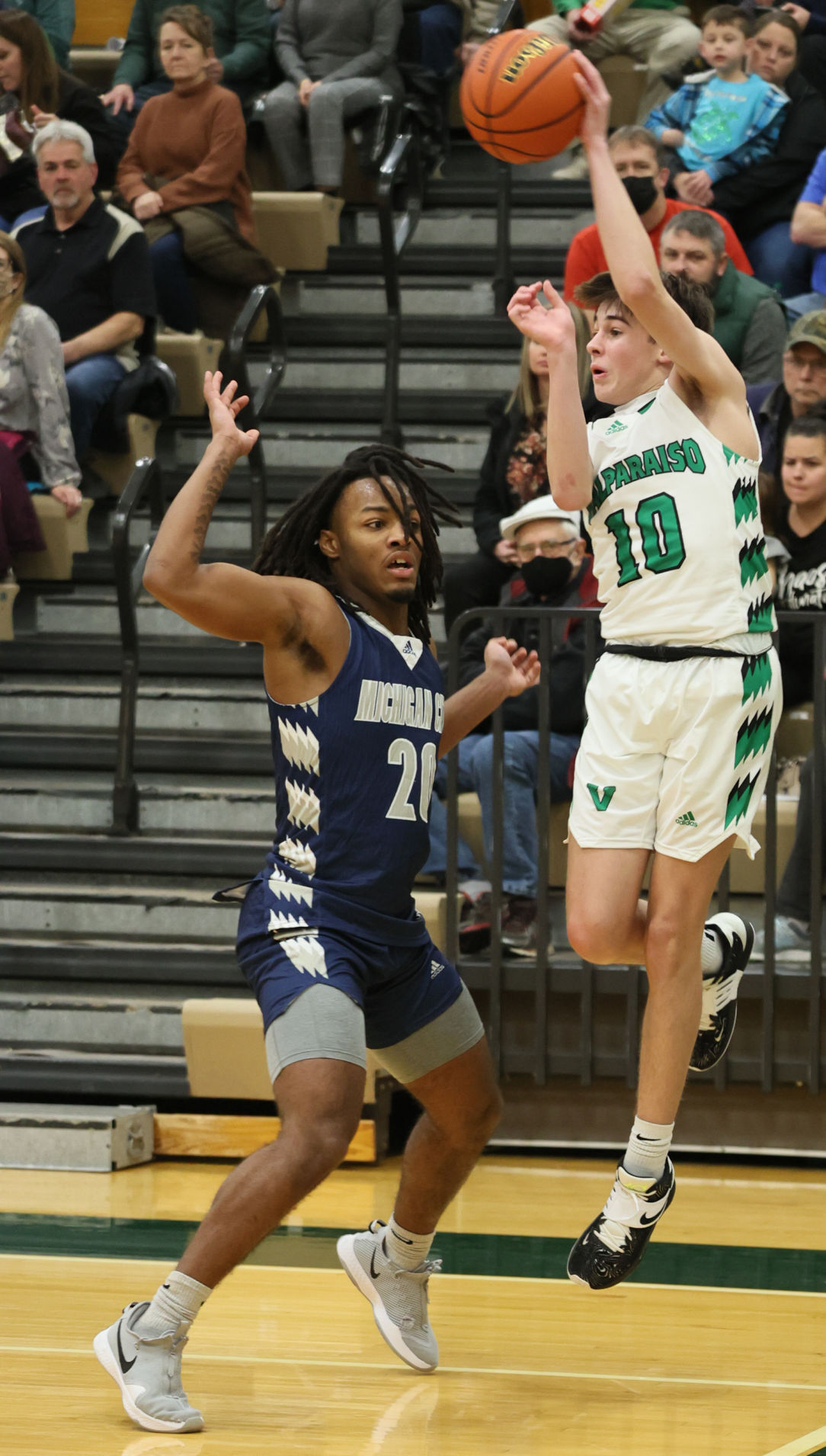 Michigan City visits Valparaiso in DAC play